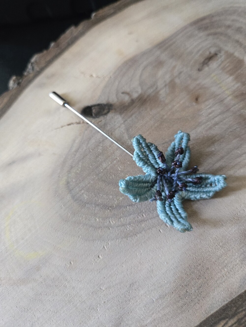 New Handmade Sage Bohème Lily Micro-Macramé Pin brooch